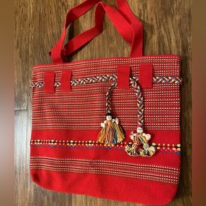 Beautifully crafted hand woven Med. Size bag.